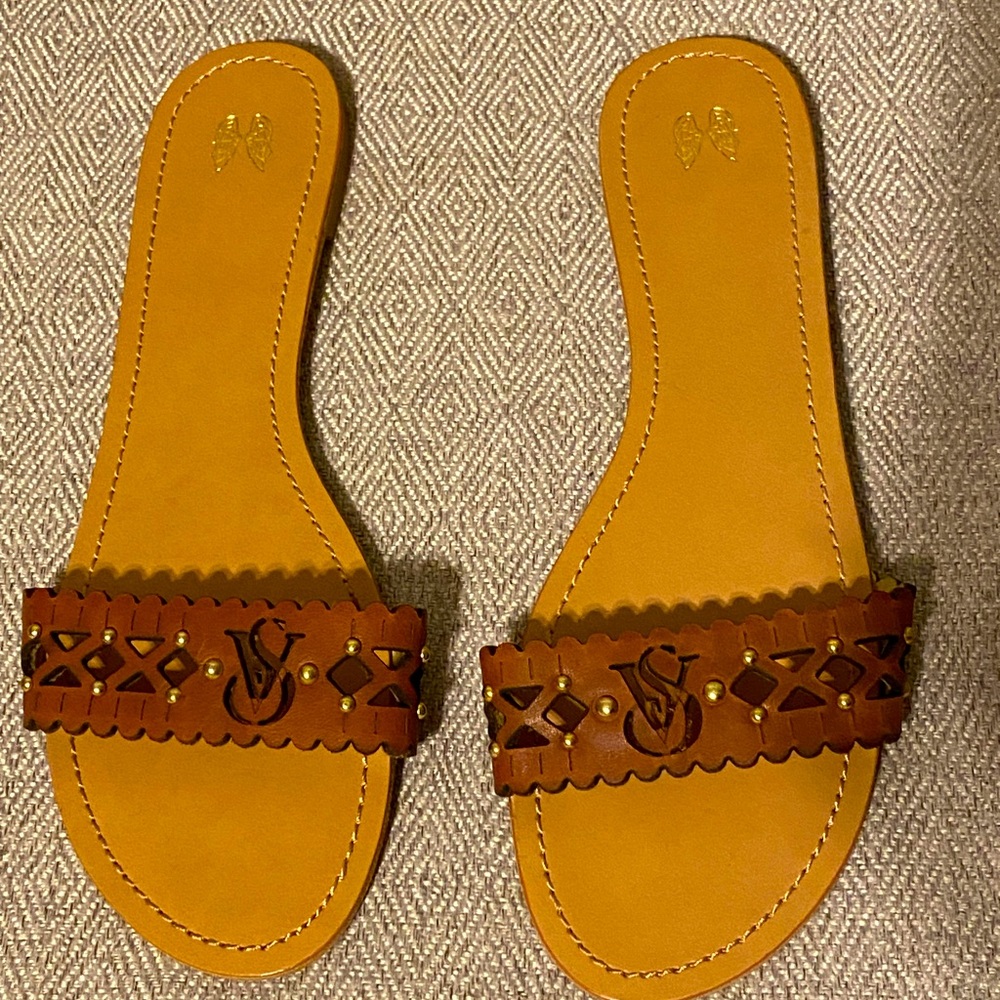 Victoria’s Secret tan slide sandals